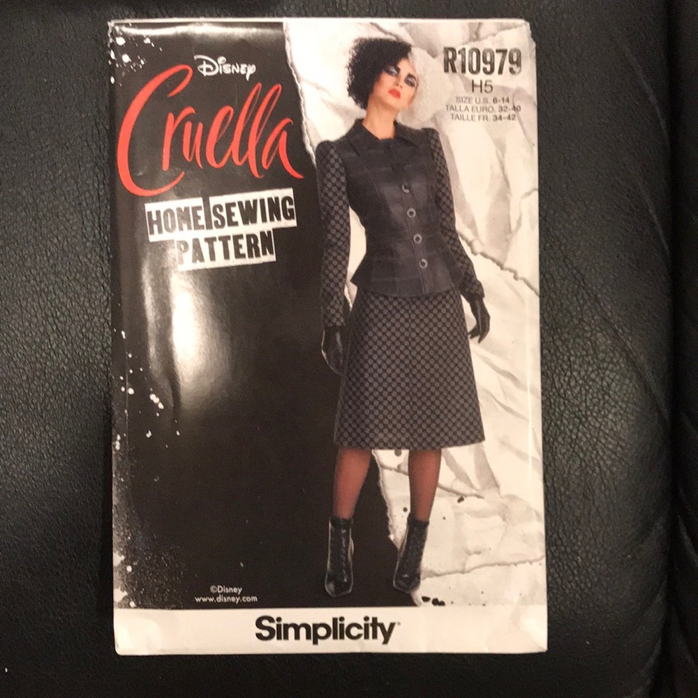 Brand new Simplicity Disney Cruella sewing Pattern